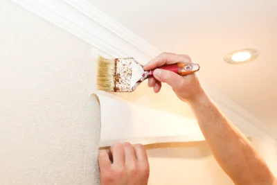 Pose de papier peint au Moutaret — revêtements muraux et toiles de verre